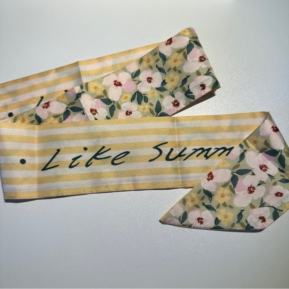 Floral polyester twilly
